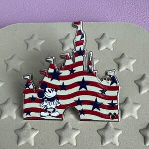 Disneyland Hidden Mickey Mouse Castle Pin - Red, White, and Blue Wave A 2025